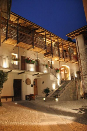 Гостиница Ostello del Castello Tirano, Тирано